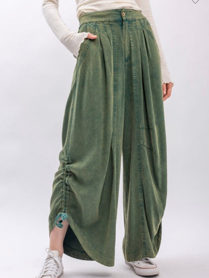Side Ruched Loos Fit Pants