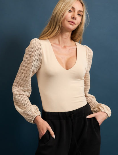 V-neck ballon sleeve bodysuit (Hankinson)